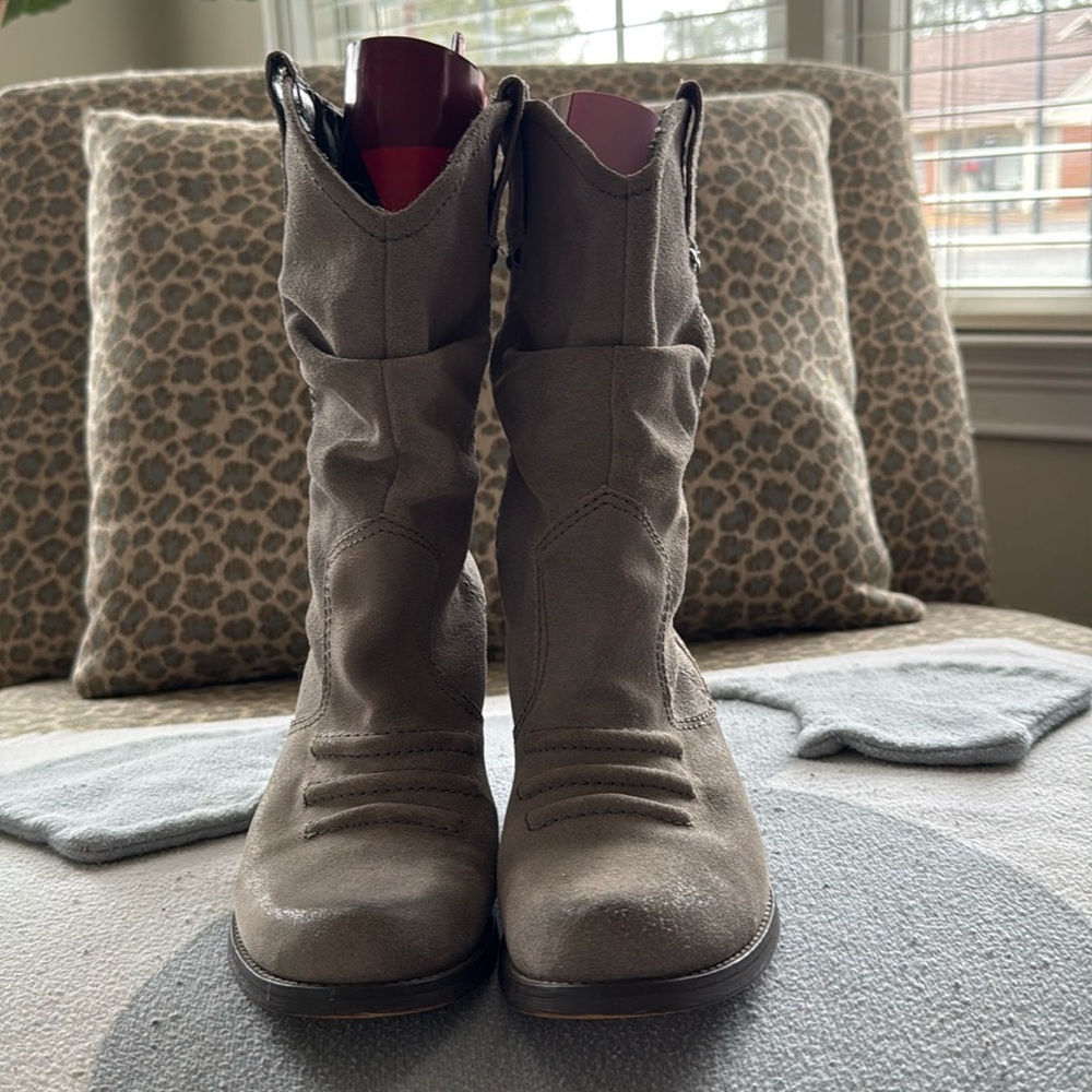BCBG grey suede boots 6 1/2 B
